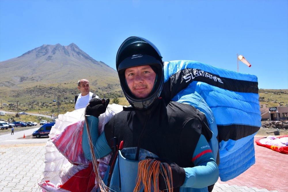 Yamaç Paraşütü Dünya Kupası, Hasan Dağı'nda başladı