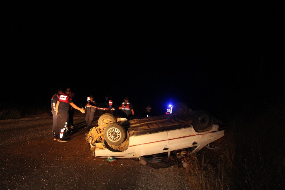 Bilecik'te otomobil talks attı 3 kişi yaralandı