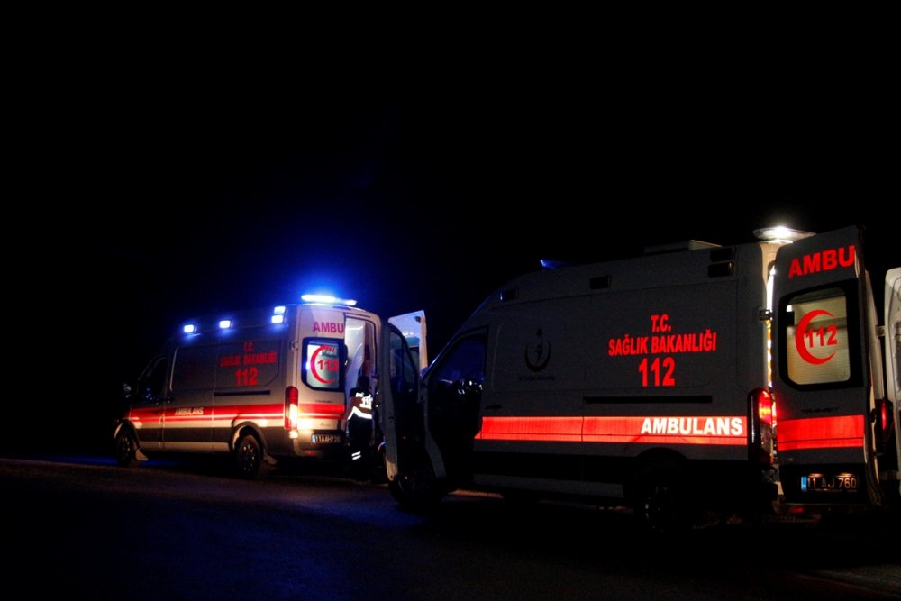 Bilecik'te otomobil talks attı 3 kişi yaralandı