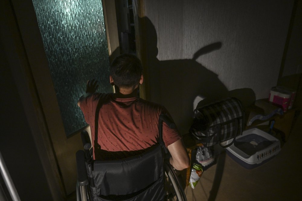 Ukrayna'daki savaşın acı yüzü: Gözlerini ve bacaklarını kaybeden Ukraynalı asker