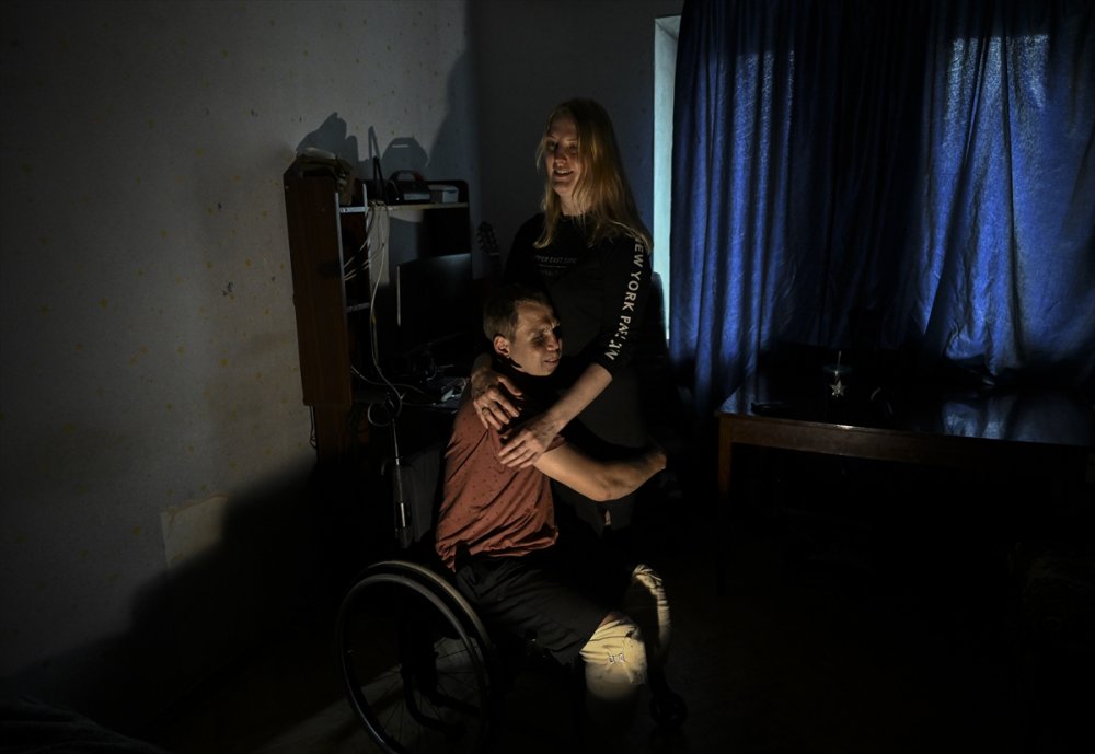 Ukrayna'daki savaşın acı yüzü: Gözlerini ve bacaklarını kaybeden Ukraynalı asker
