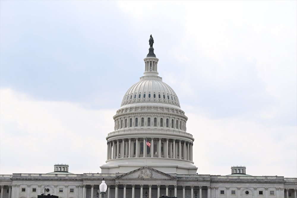 ABD Kongre Polisi silahlı saldırgan alarmı