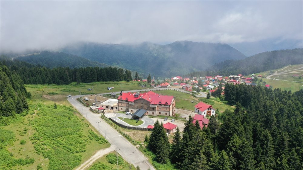 Atlı jandarma timi 1700 rakımlı yaylada görev yapıyor