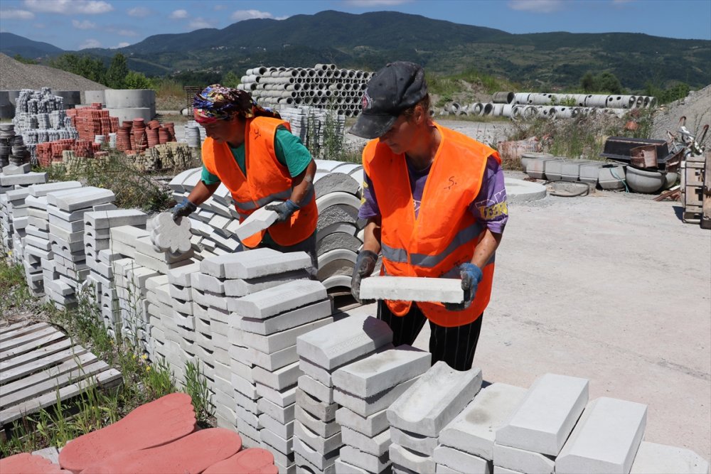"'Kadın yapamaz.' diye bir kanun yok, yapar"