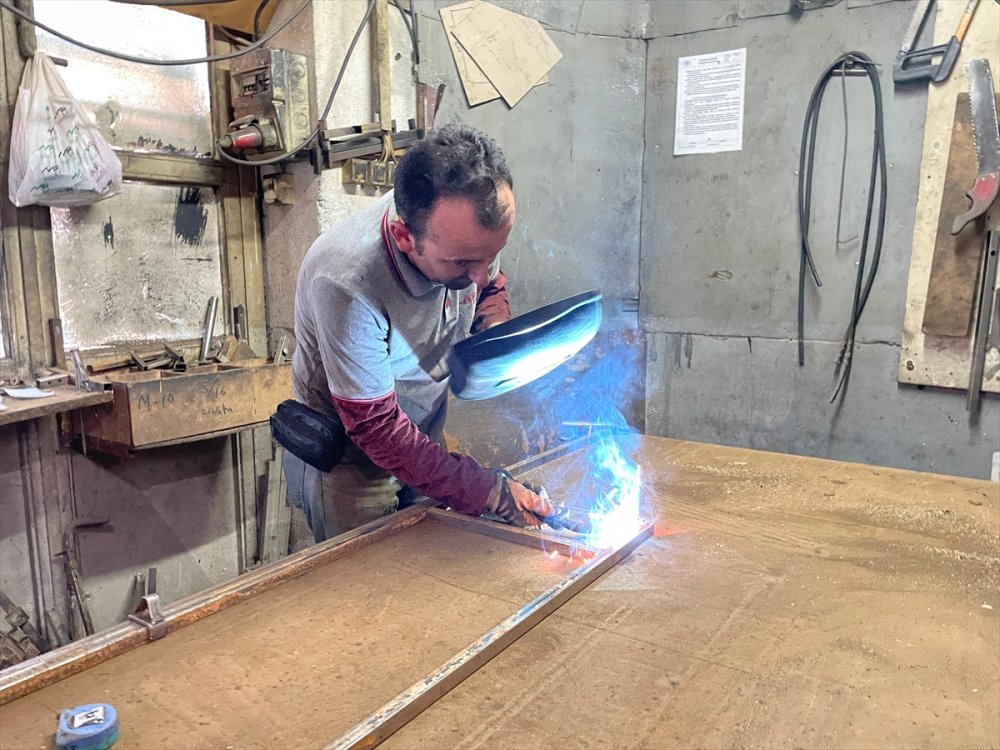 Selden etkilenen iş yerleri tekrardan faaliyete başladı