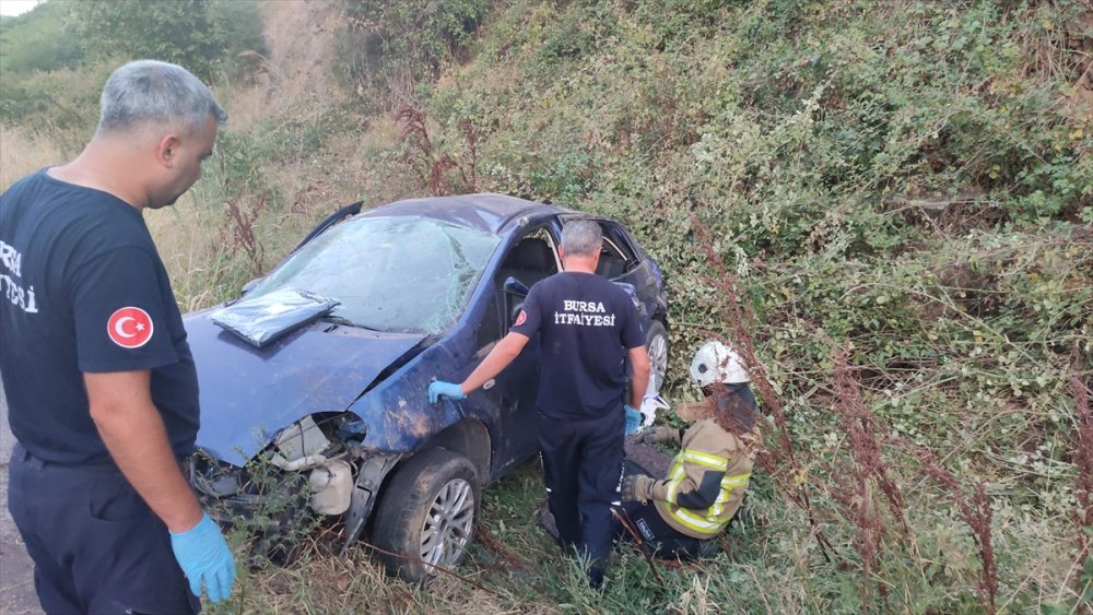Bursa'da takla atan otomobildeki 2 kişi öldü