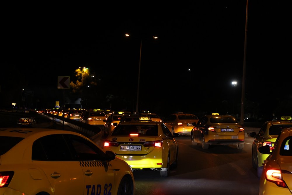 İstanbul'da taksicilerden taksimetre ücretine yüzde 100 zam talebi