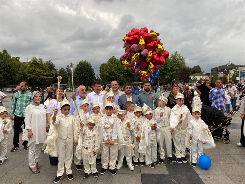 Düzce'de 157 çocuk için toplu sünnet şöleni