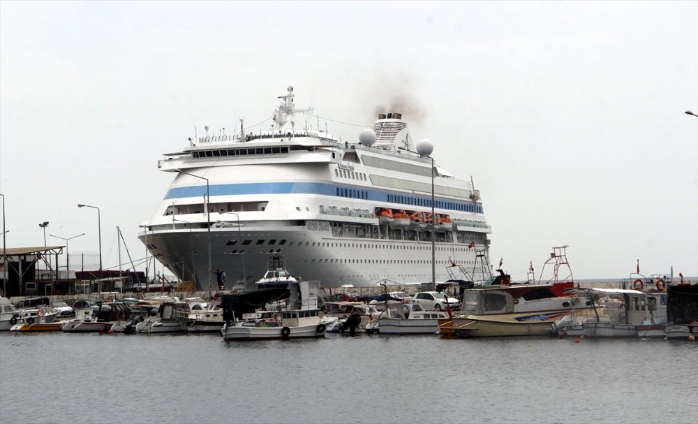Kruvaziyerle Sinop'a 865 turist geldi