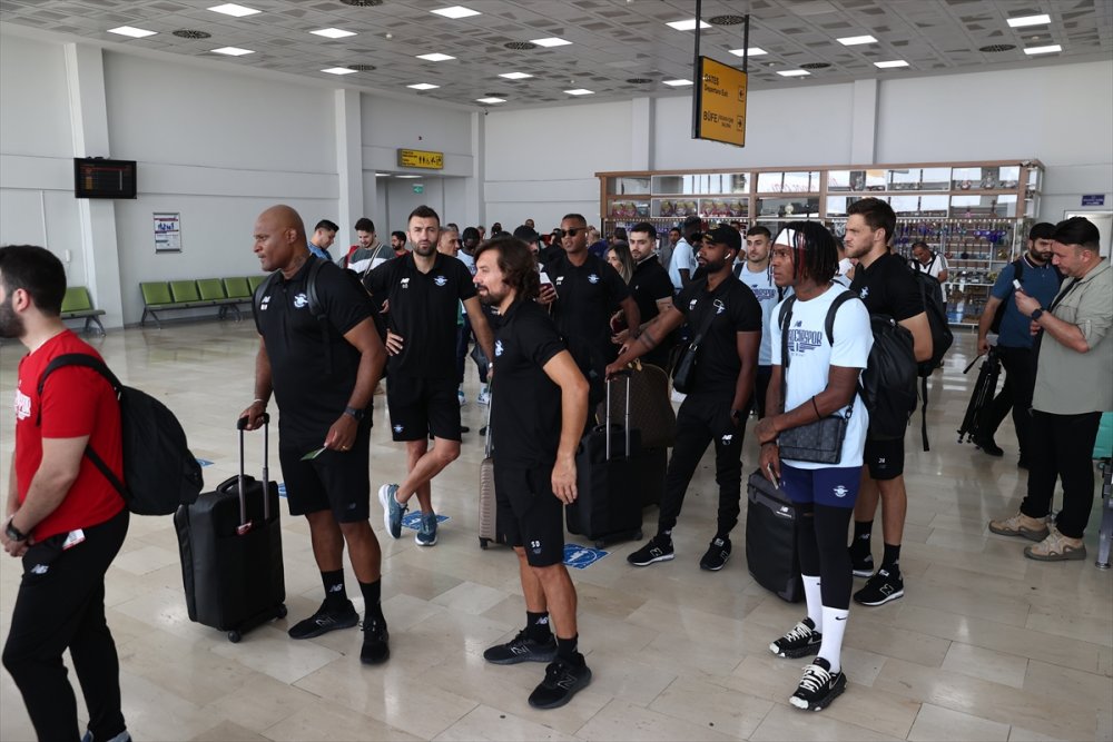 Adana Demirspor Avrupa'ya yola çıktı