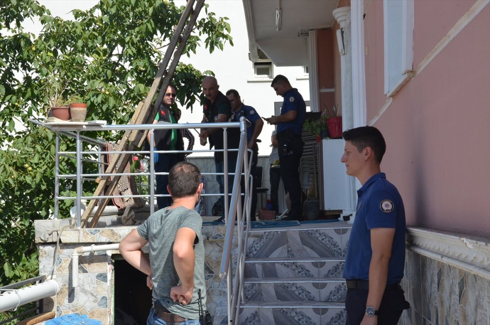 Çatıdan düşen işçi hastaneye kaldırıldı