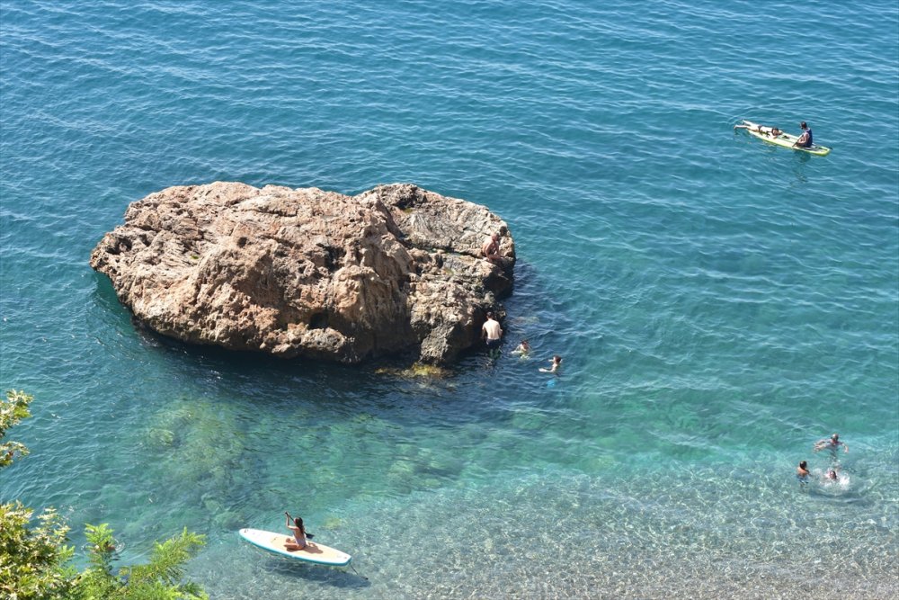 Havalar yanıyor, sokaklar bomboş
