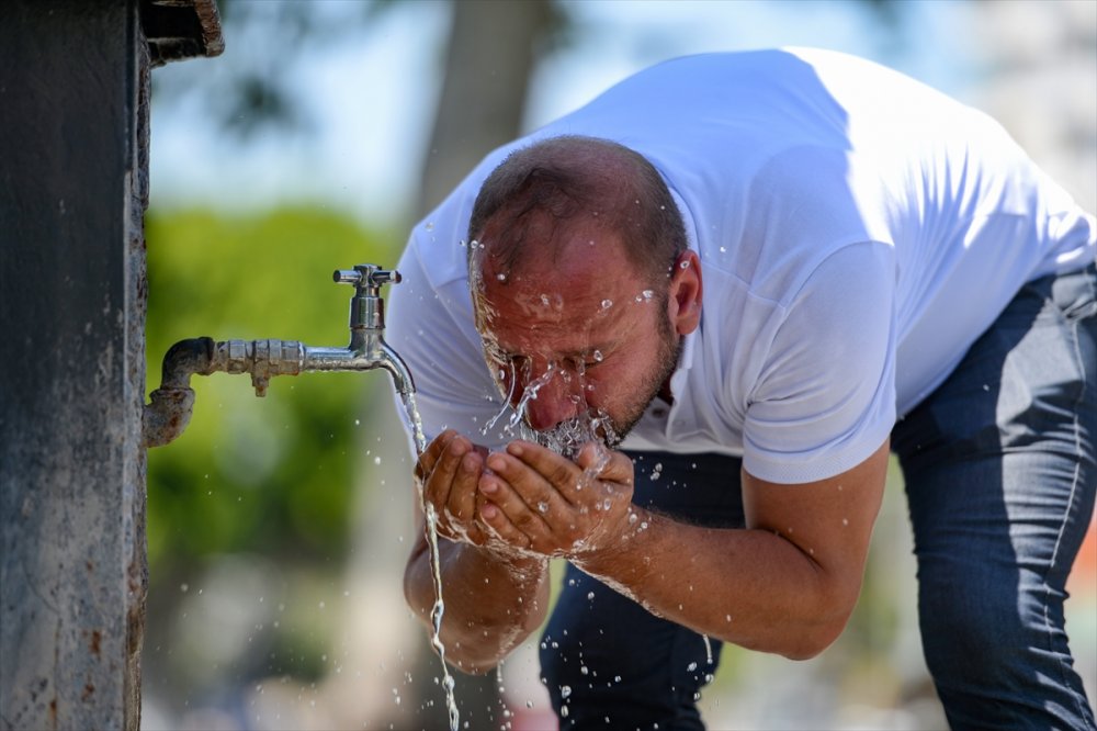 Havalar yanıyor, sokaklar bomboş