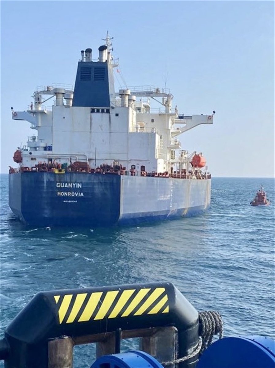 İstanbul Boğazı'nda bir gemi arızalandı, trafik iptal oldu