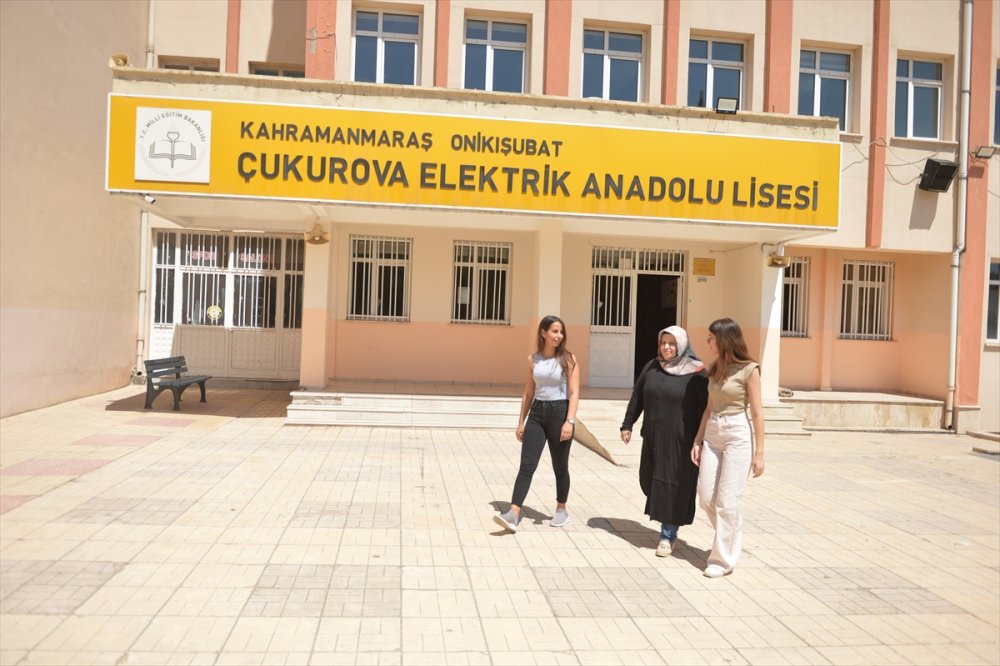 Kahramanmaraş'ın depremzede öğrencileri tıp fakültesini kazandı