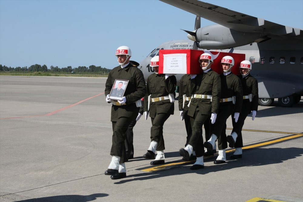 Şehit Piyade Uzman Çavuş Ali Demir'in cenazesi evine getirildi