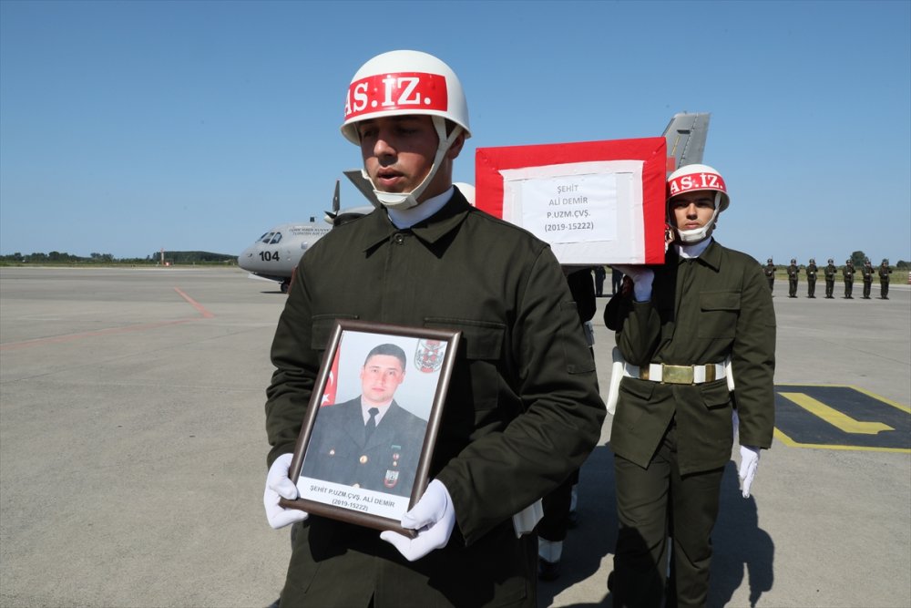 Şehit Piyade Uzman Çavuş Ali Demir'in cenazesi evine getirildi