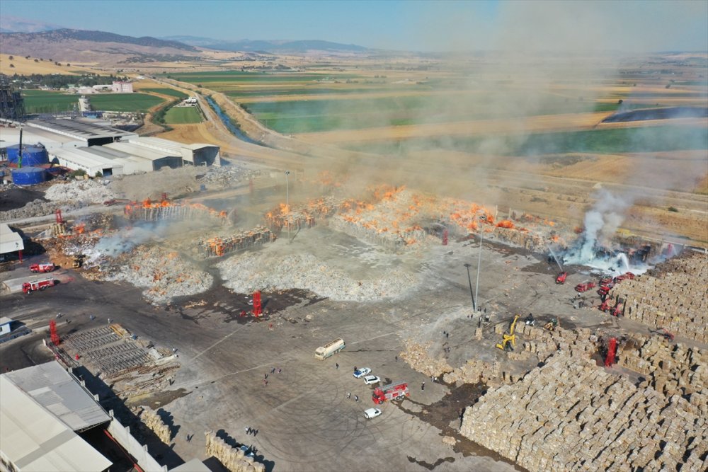 Kahramanmaraş Türkoğlu’nda geri dönüşüm fabrikasında çıkan yangın kontrol altına alındı