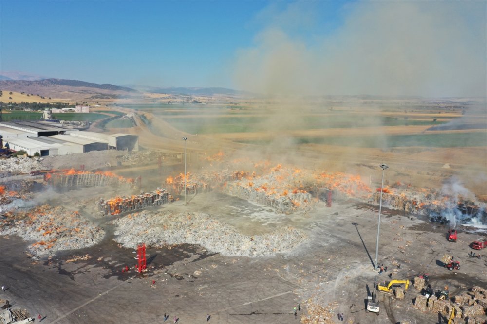 Kahramanmaraş Türkoğlu’nda geri dönüşüm fabrikasında çıkan yangın kontrol altına alındı