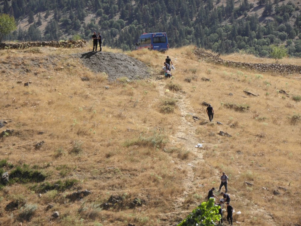 Otomobil uçuruma devrildi 4 kişi öldü, 3 kişi yaralandı