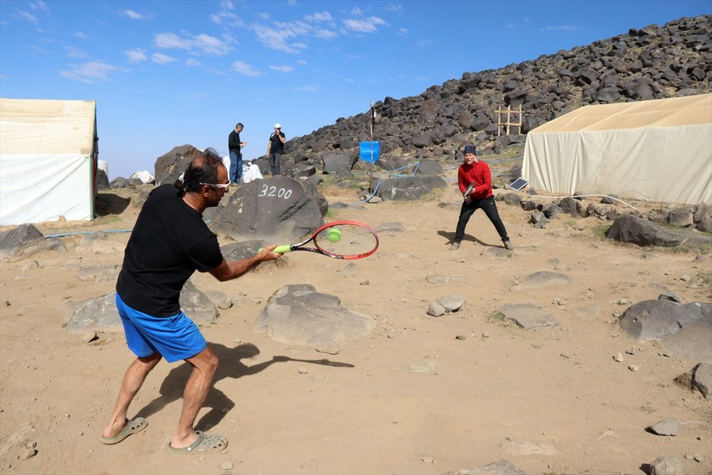 Sporcular Ağrı Dağında 3200 rakımda idman yaptı