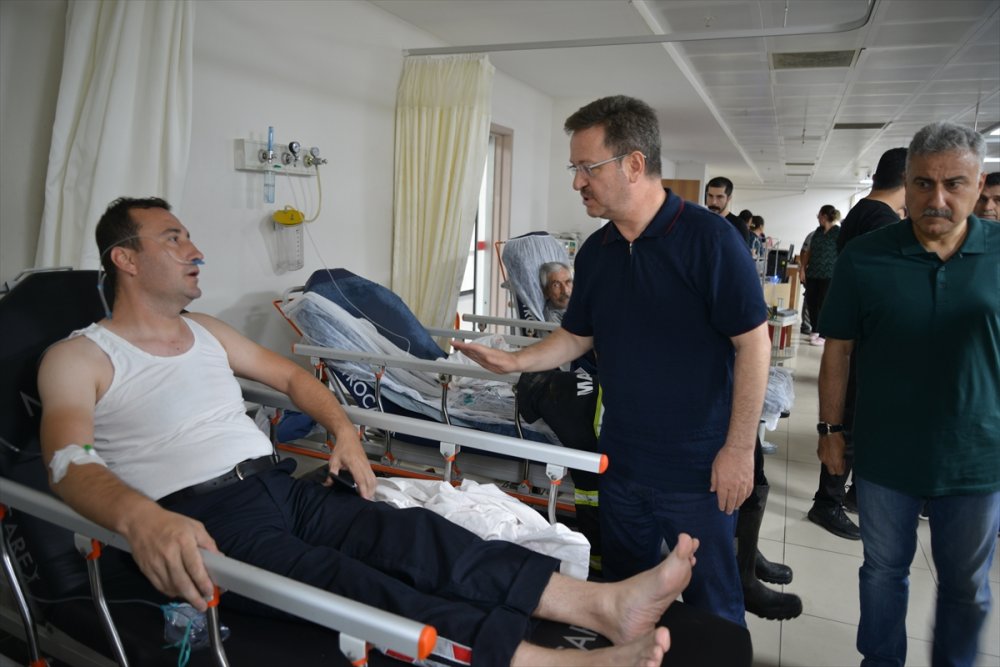 Manisa'da sanayi sitesinde çıkan yangında 2 iş yerinde hasar oluştu