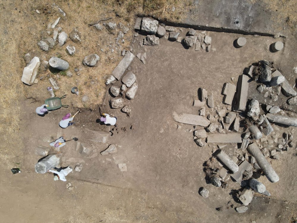 Antik Kenti'te deprem izlerine rastlandı