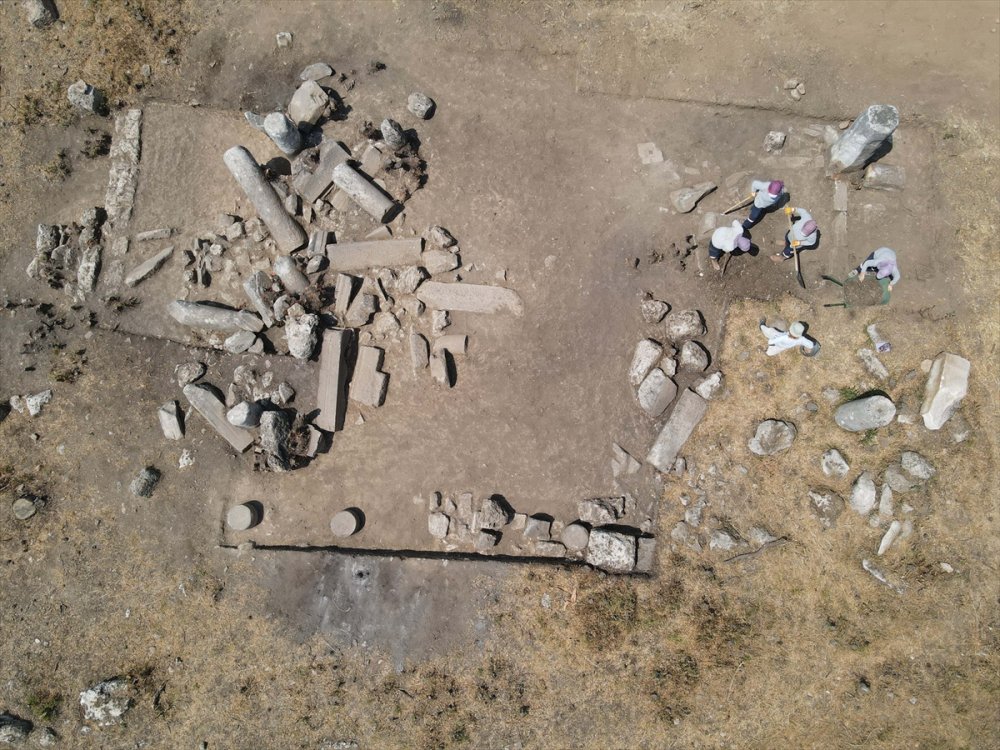 Antik Kenti'te deprem izlerine rastlandı