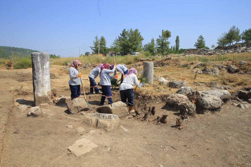 Antik Kenti'te deprem izlerine rastlandı