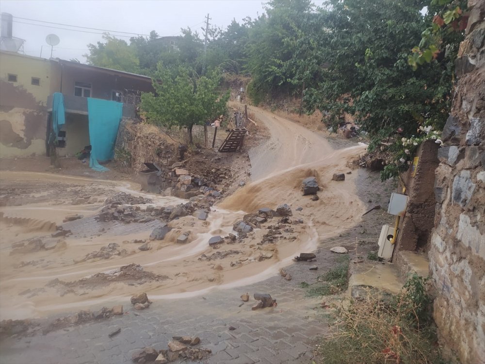 Kayseri sağanak ve dolu yağdı