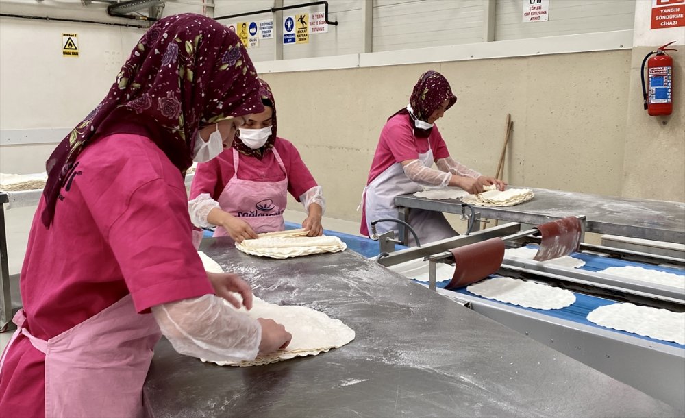 Kırşehir'de yufka üreten işletmede 40 kadın çalışıyor