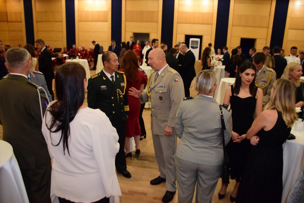 Avrupa 30 Ağustos'u kutluyor