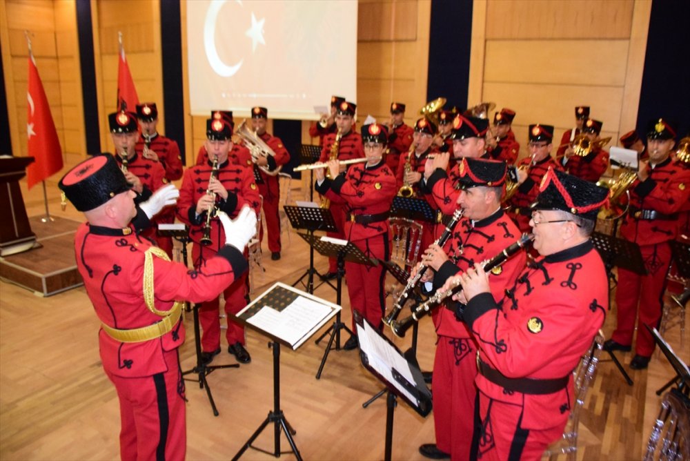 Avrupa 30 Ağustos'u kutluyor