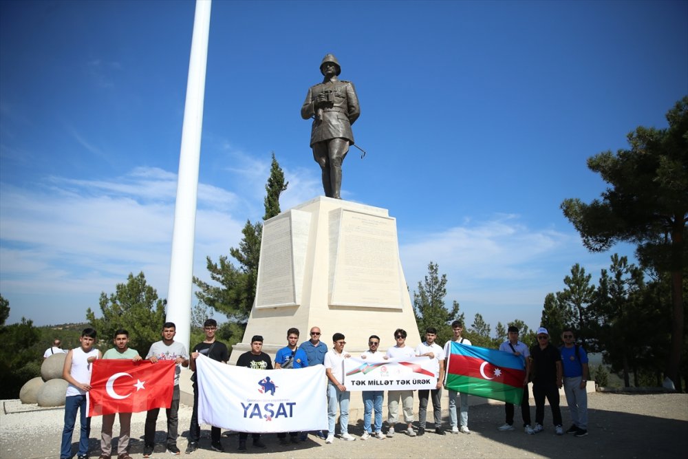Azerbaycanlı şehit çocukları Çanakkale'deki müze ve şehitlikleri ziyaret etti