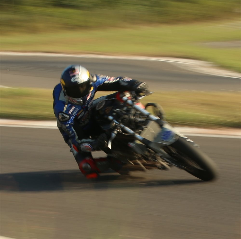 Milli motosikletçinin Fransa'da hedefi zirve