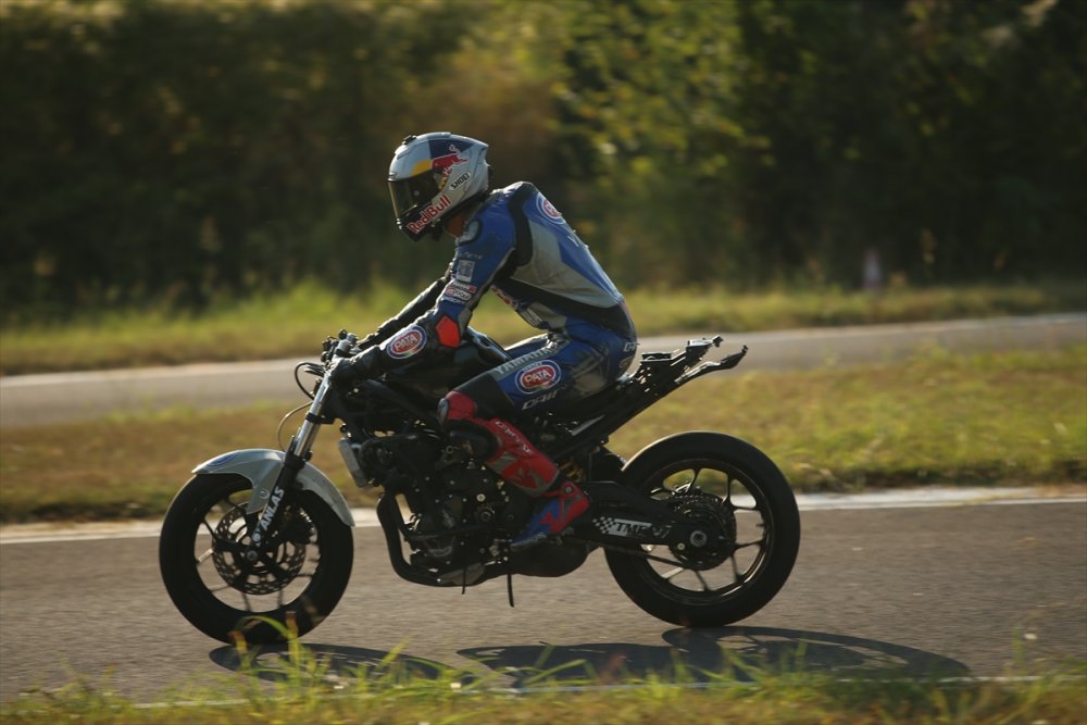 Milli motosikletçinin Fransa'da hedefi zirve