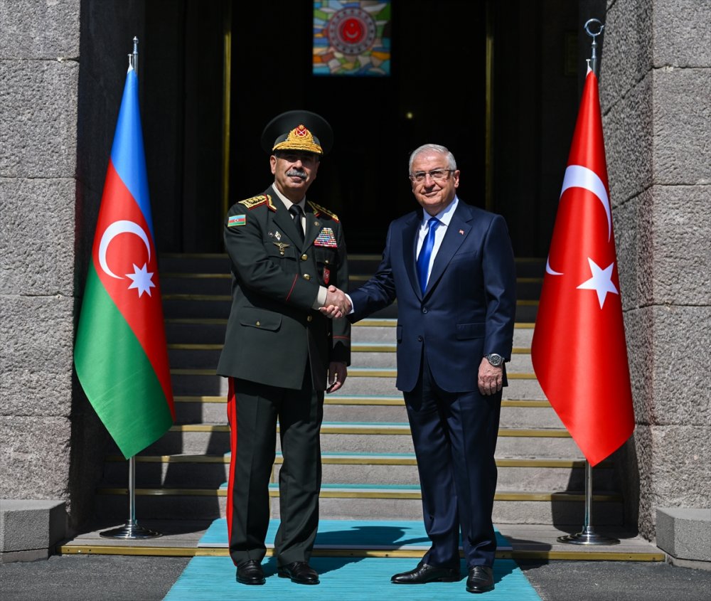 Milli Savunma Bakanı Güler, Azerbaycan Savunma Bakanı ile görüştü