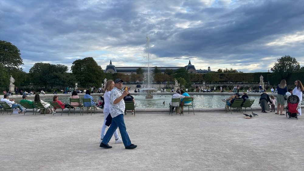 Paris'te Tuileries Bahçesi heykelleriyle bir açık hava müzesi