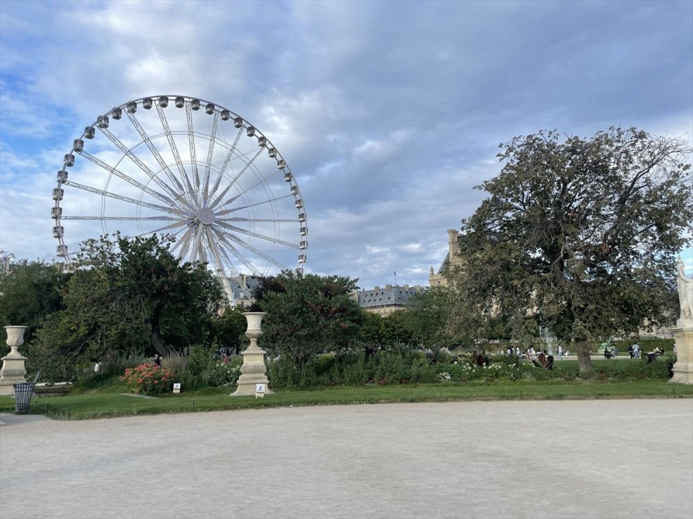 Paris'te Tuileries Bahçesi heykelleriyle bir açık hava müzesi