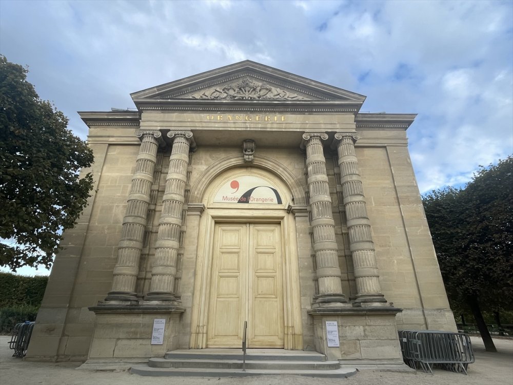 Paris'te Tuileries Bahçesi heykelleriyle bir açık hava müzesi