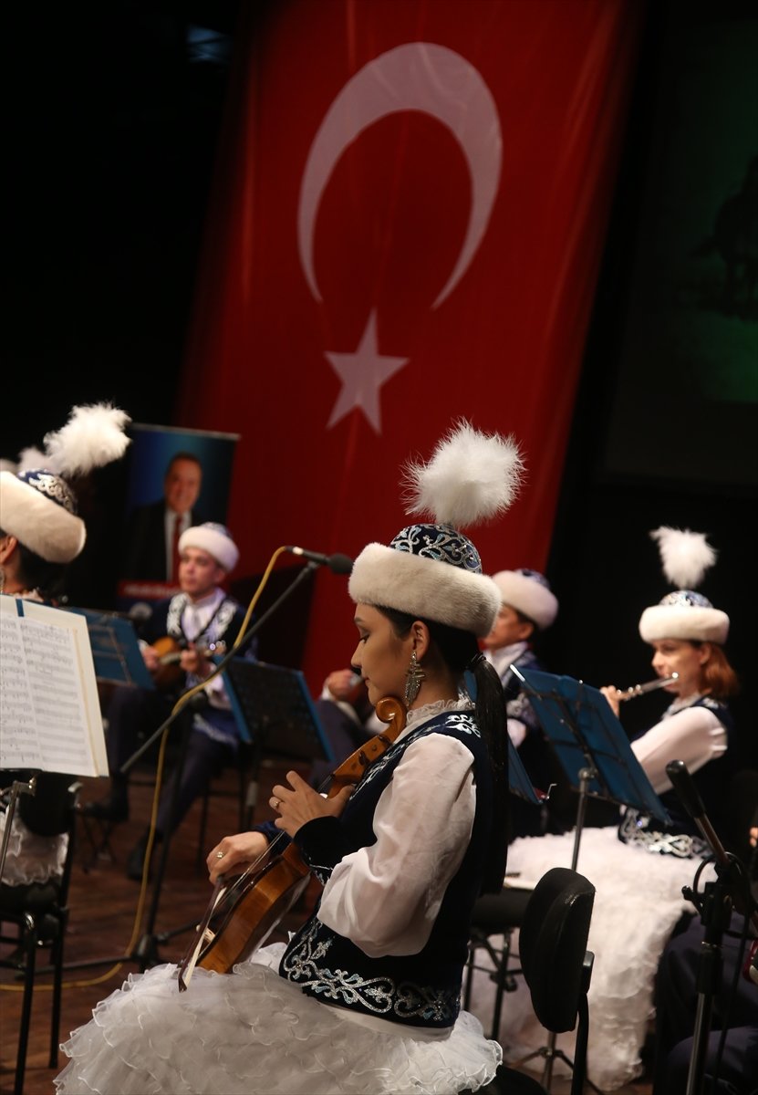Tattimbet Akademik Halk Çalgıları Orkestrası konser verdi