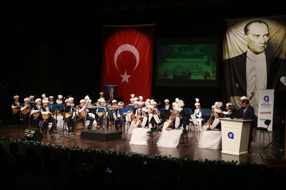 Tattimbet Akademik Halk Çalgıları Orkestrası konser verdi