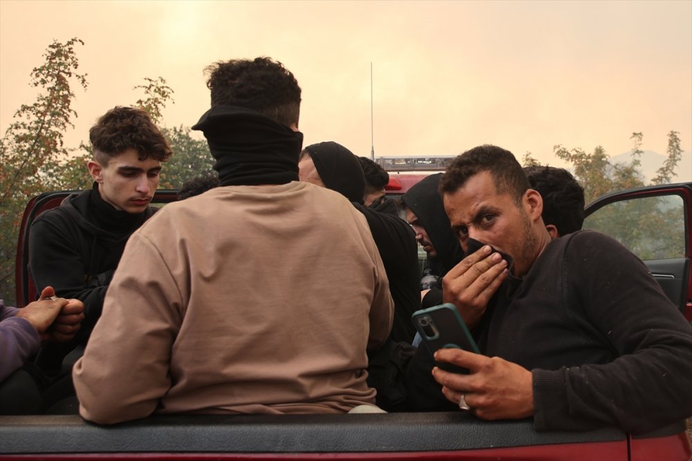 Yunanistan'a kaçan mülteciler, yangınlarda kapana kısıldı