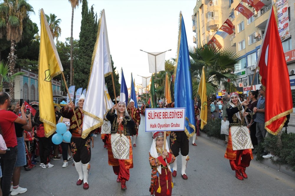 Mersin'de 50. Uluslararası Silifke Müzik ve Folklor Festivali başladı
