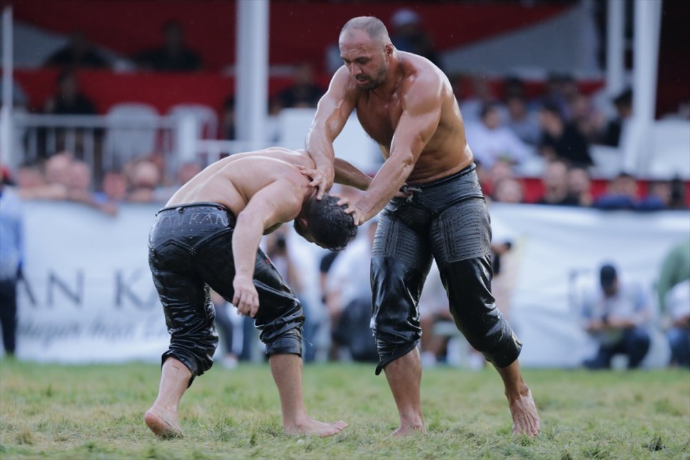671. Tarihi Elmalı Yağlı Güreşleri'nde başpehlivanlığı Ali Gürbüz kazandı
