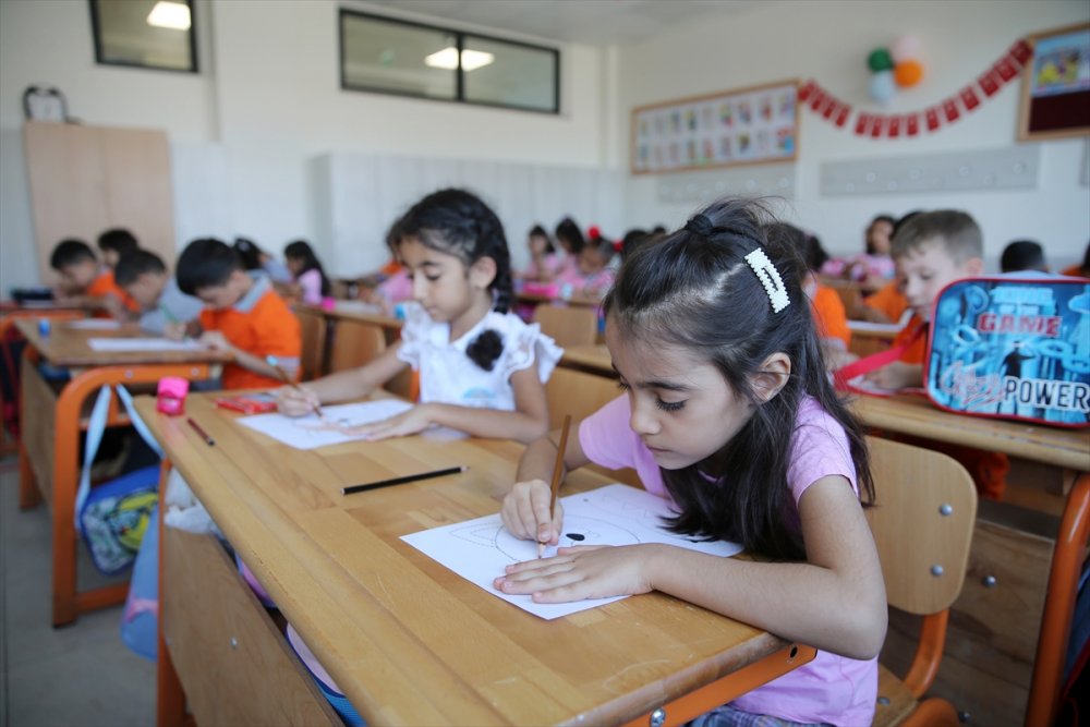 Ege illerinde yeni eğitim öğretim yılı başladı