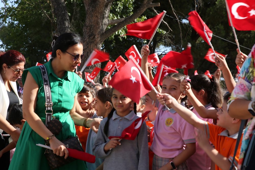 Ege illerinde yeni eğitim öğretim yılı başladı