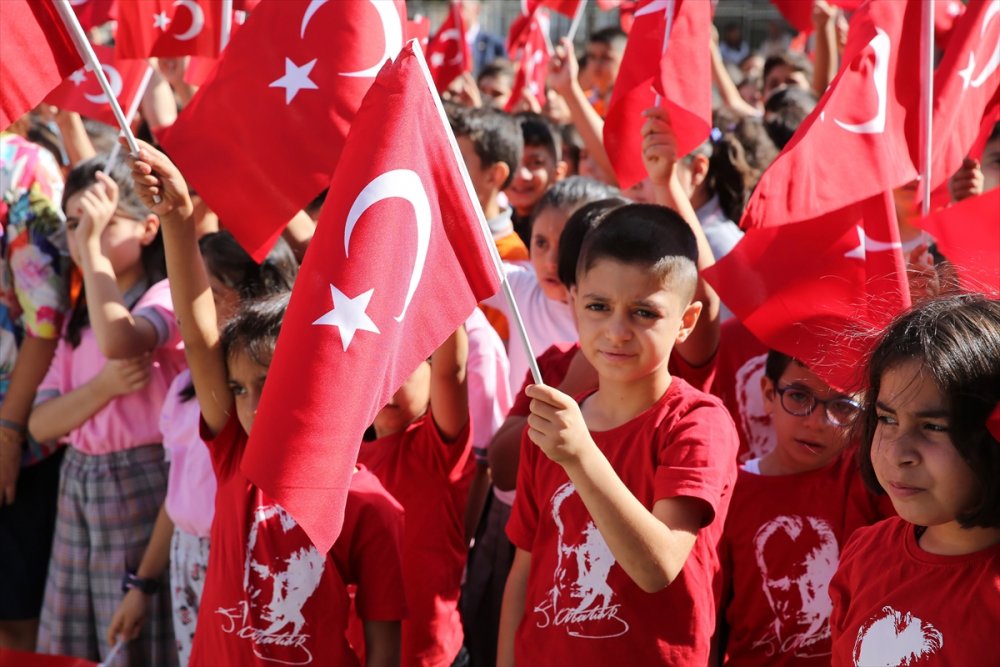 Ege illerinde yeni eğitim öğretim yılı başladı