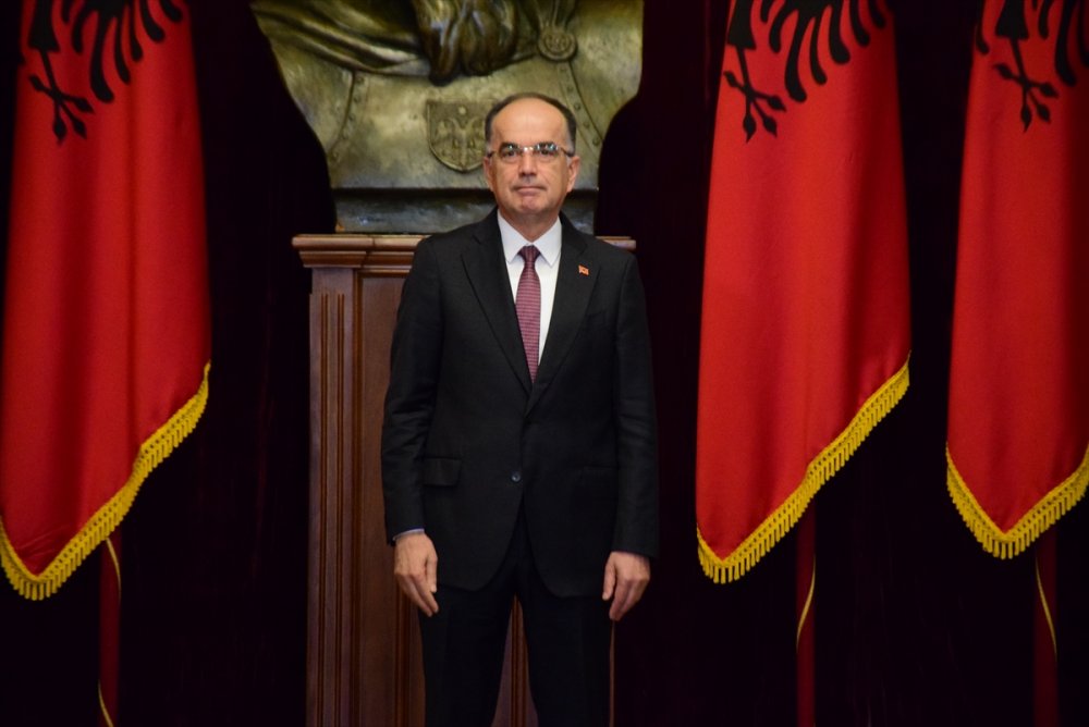 Arnavutluk’ta yeni bakanlar yemin etti