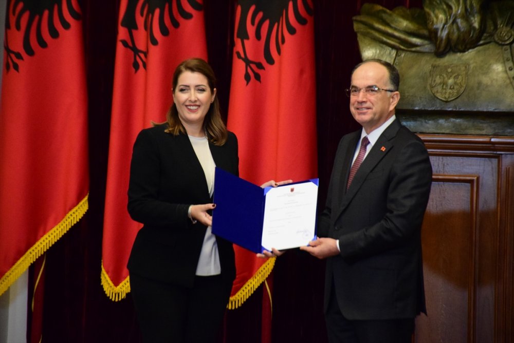 Arnavutluk’ta yeni bakanlar yemin etti